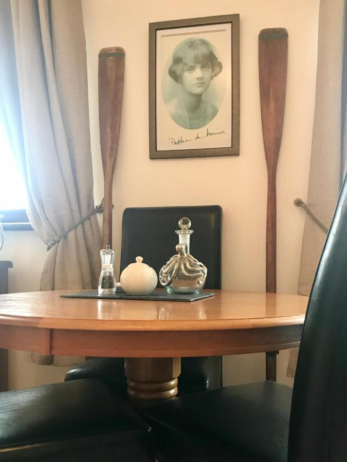 Bed and Breakfast Wellingtons Фовей Экстерьер фото